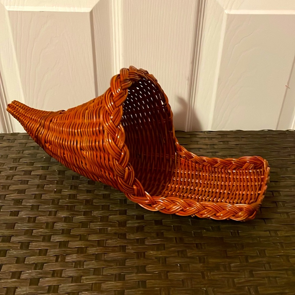 Excellent condition cornucopia